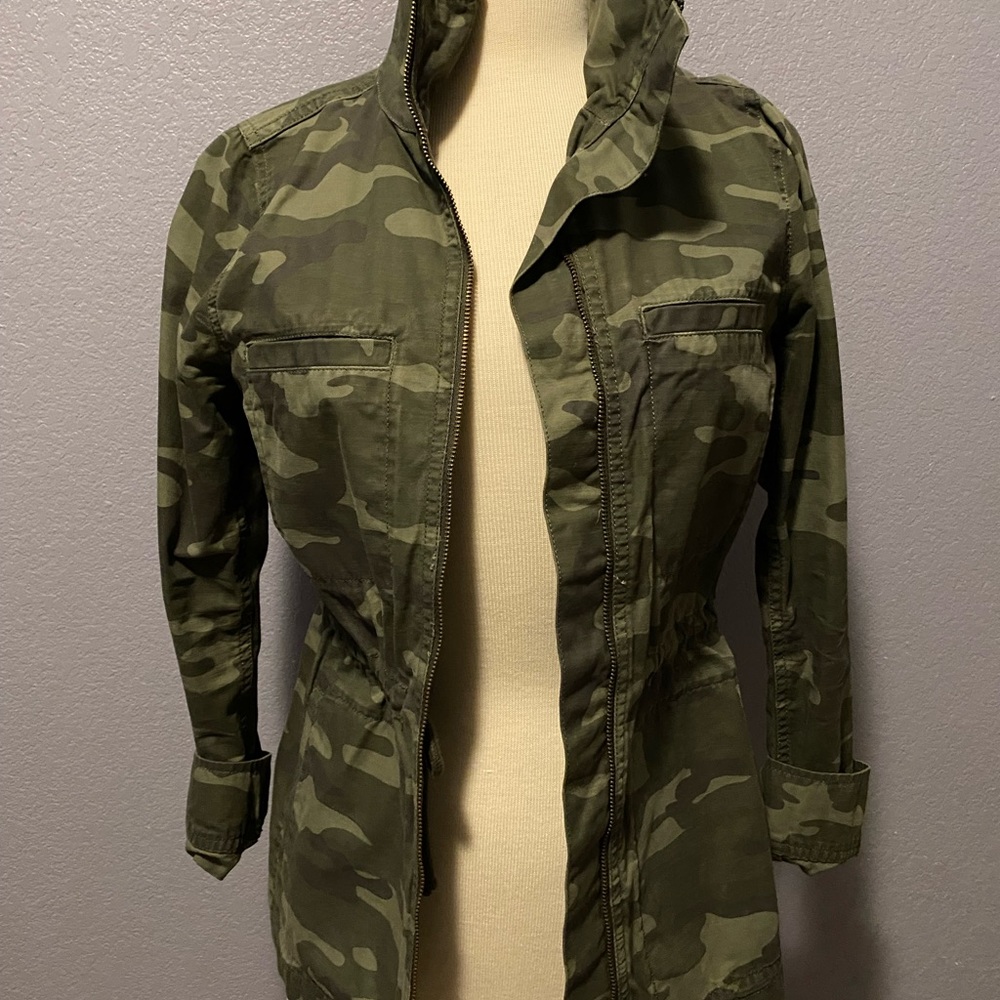 Gap camo cargo jacket (green): Size XS